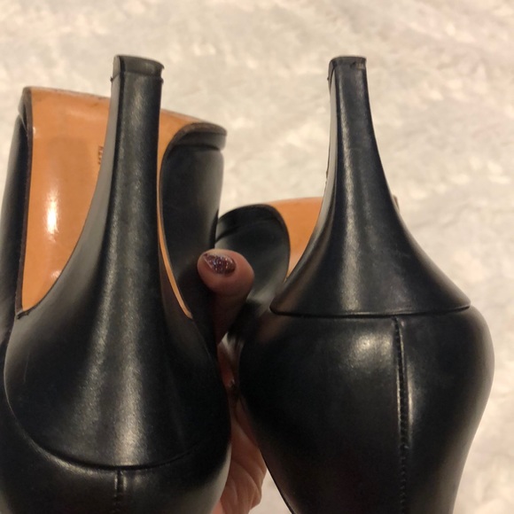 Salvatore Ferragamo EXCELLENT condition navy pumps - Picture 5 of 8